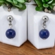 Boucles Oreilles puce en inox ornées d'une pierre de lapis-Lazuli