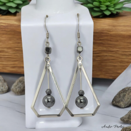 Boucles Oreilles pendant Triangle Inox ornées de pierres d'Hématite