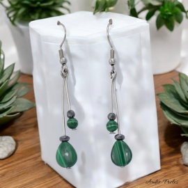 Boucles Oreilles double tiges inox ornées de pierres en Malachite et Hématite