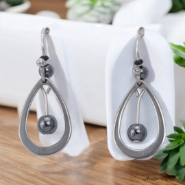 Boucles Oreilles avec breloque ajourée en losange et hématite