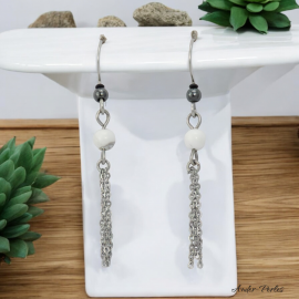 Boucles Oreilles triple chaines ornées de pierre d'Hématite et Howlite