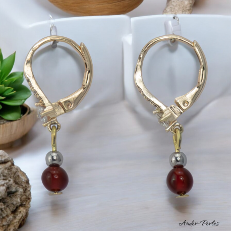 Boucles Oreilles dormeuses plaquées Or ornées d'une pierre d'Agate Rouge