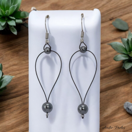 Boucles Oreilles boucle fil en acier inox gainé noir ornées de pierres d'hématite