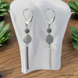 Boucles Oreilles tout inox avec fermoir dormeuse et breloques rondes et tubulaires agrémentées d'hématite