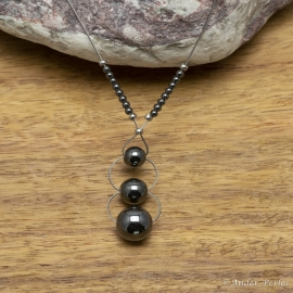 Collier Hématite  triple Pierres